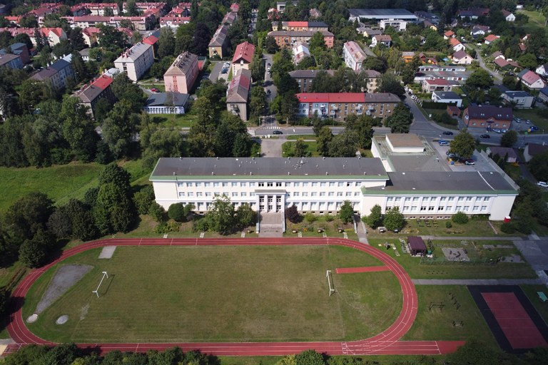 OD PÁTKU 20. ZÁŘÍ 2024 JE OPĚT HŘIŠTĚ U ZÁKLADNÍ ŠKOLY V PROVOZU 