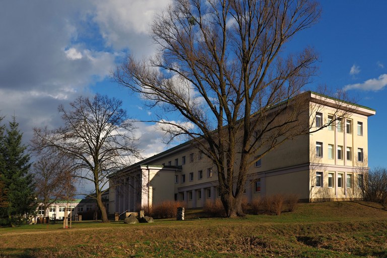 VYHLÁŠENÍ KONKURSNÍHO ŘÍZENÍ NA POZICI ŘEDITELE/ŘEDITELKY ZÁKLADNÍ ŠKOLY OSTRAVA-HRABOVÁ, PASKOVSKÁ 46, P. O.