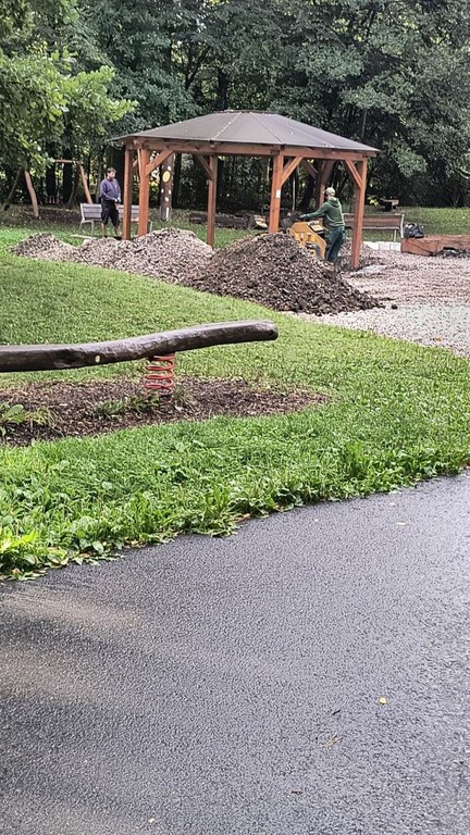 ZAČÍNÁME S VÝSTAVBOU POVALOVÉHO CHODNÍKU V HRABOVJANCE